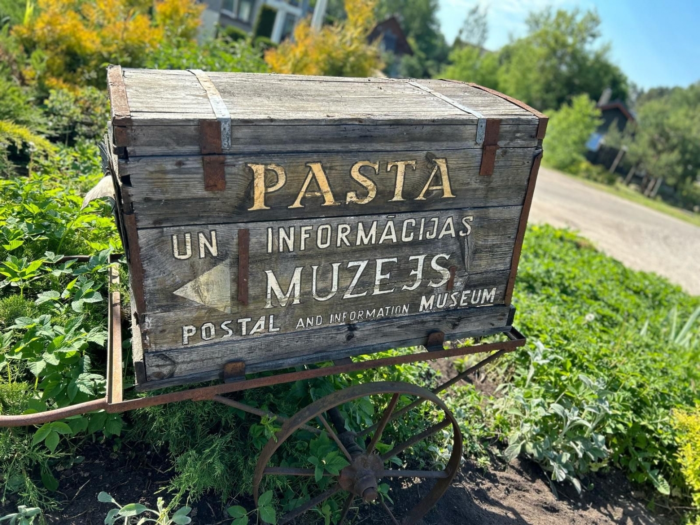 Stilizēta Norāde "Pasta muzejs"